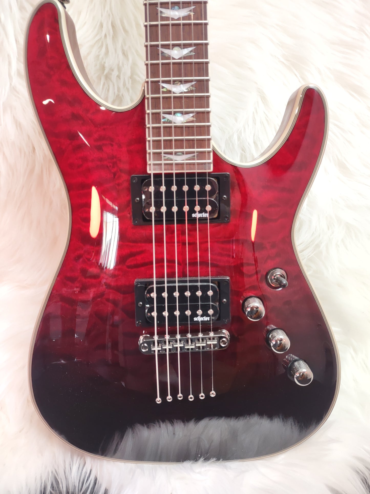 Schecter Diamond Series Omen Extreme-6 Blood Red Flame Top